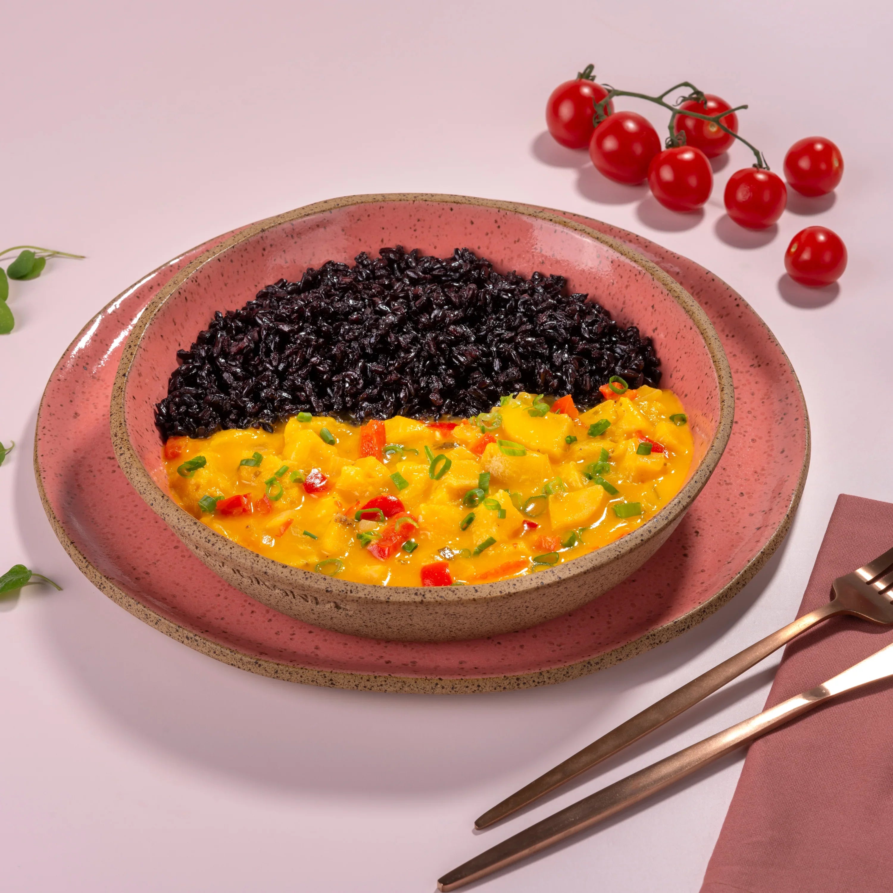 MOQUECA DE BANANA COM ARROZ NEGRO