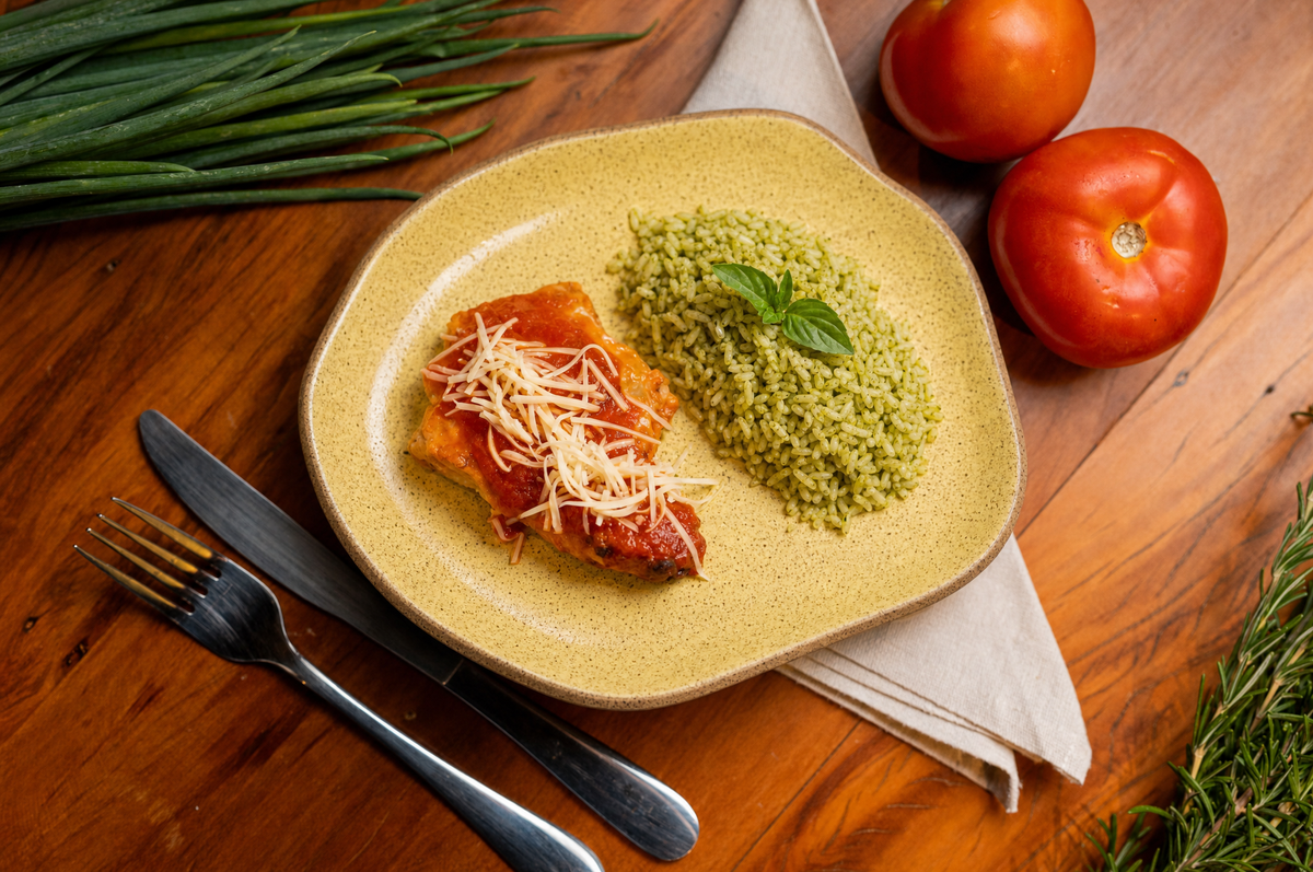 PARMEGIANA DE FRANGO E ARROZ COM BRÓCOLIS 300g
