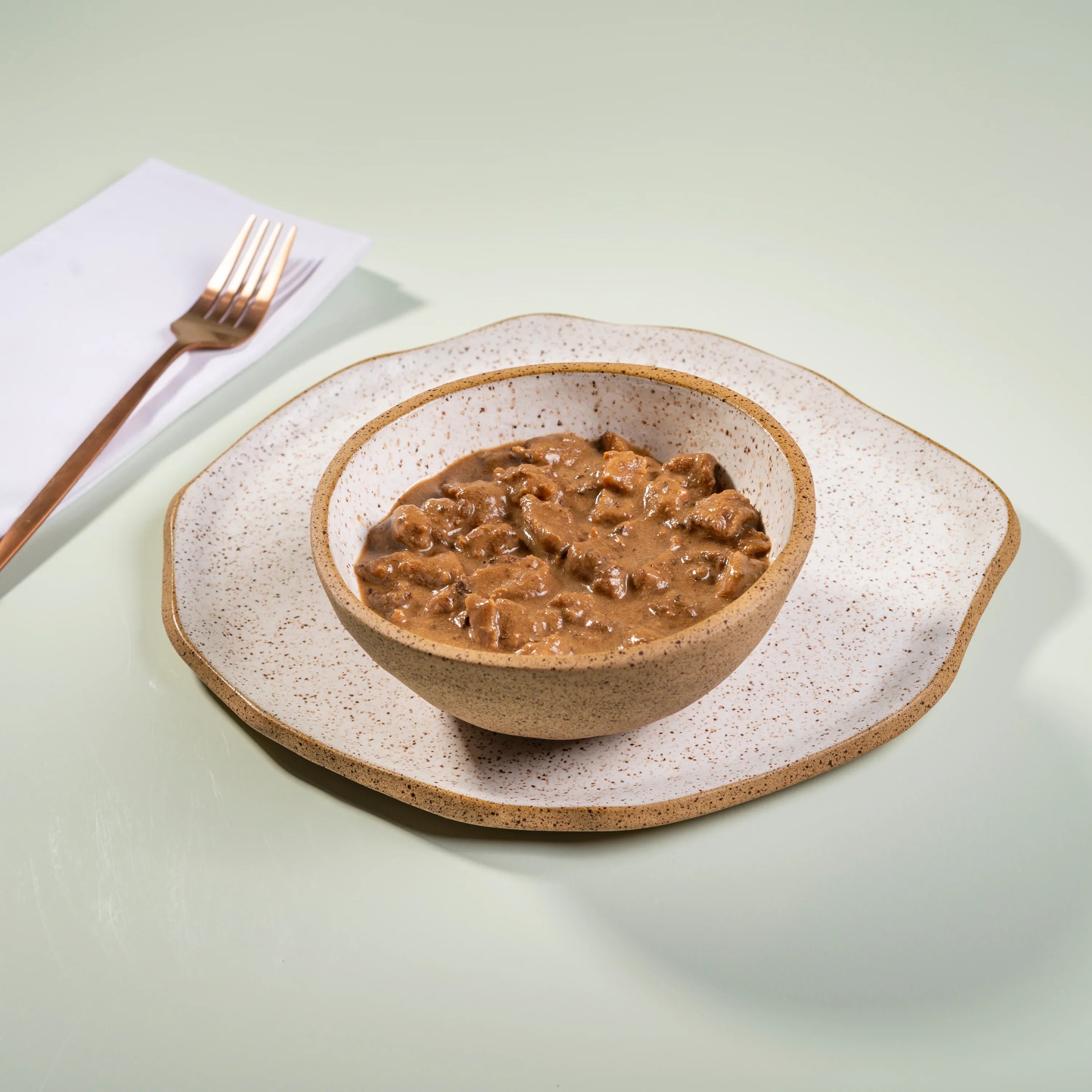 ISCAS DE FILÉ COM MOLHO FUNGHI