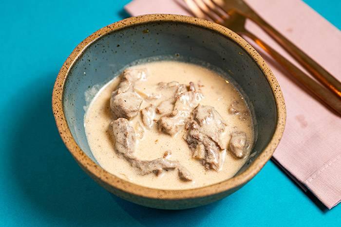 ISCAS DE FILÉ COM MOLHO GORGONZOLA - Nurit