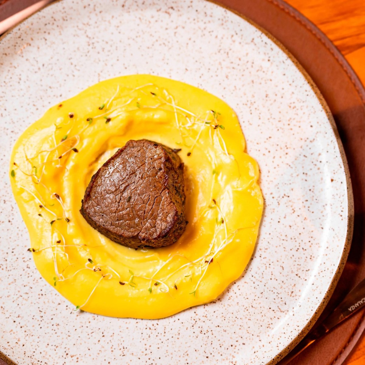 MEDALHÃO DE FILÉ COM PURÊ DE BAROA - Nurit