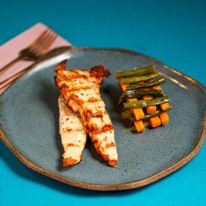 FILÉ DE FRANGO COM MIX DE LEGUMES