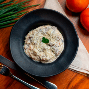 RISOTO COM ISCAS DE FILÉ E GORGONZOLA